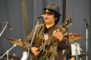 皮ジャンはサウナスーツ状態