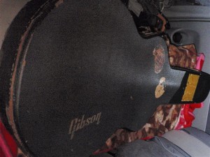 ギターも一人旅