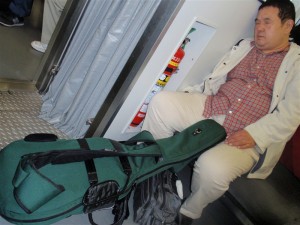 ギターが折れそう！