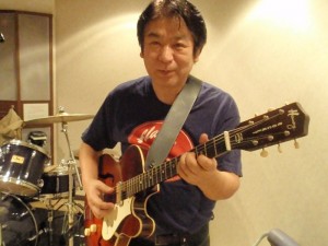 ネックは太い丸太ん棒 ネックは太い丸太ん棒