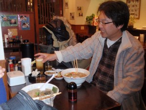 ラーメン屋にて