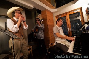 received_825435477596652_R